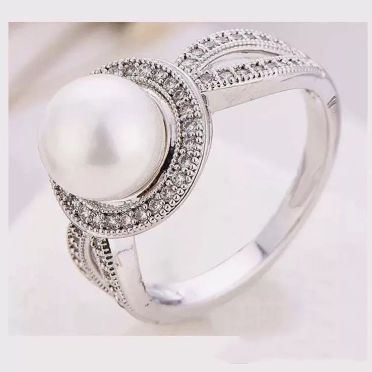 Beautiful Pearl Ring with Unique Style