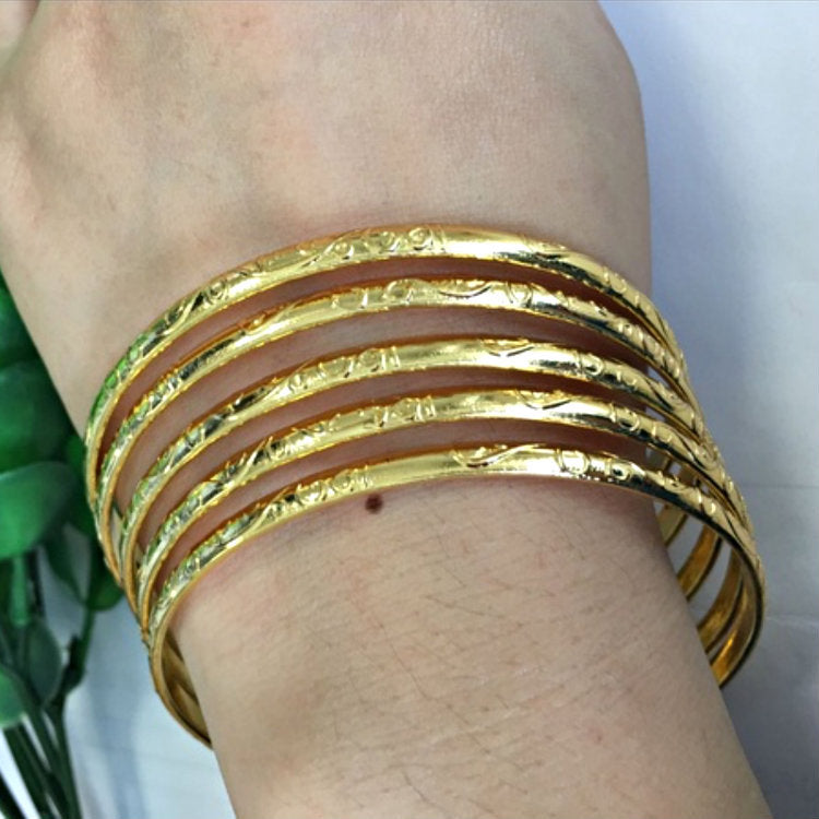 Stunning Gold Bracelet for Daily Wear