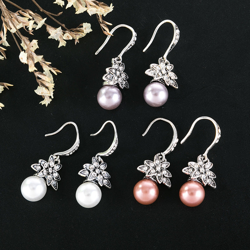 Beautiful Pearl Earring with Unique Style