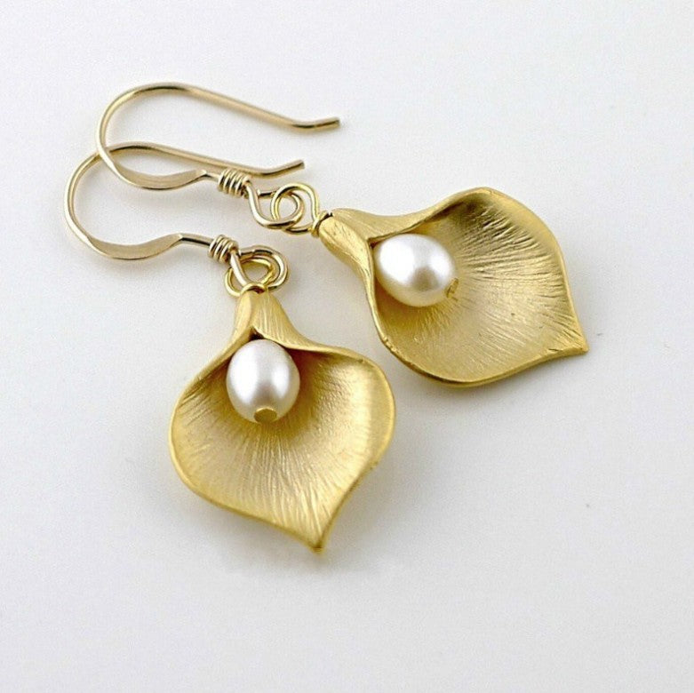 Charming Pearl Earring for Any Occasion