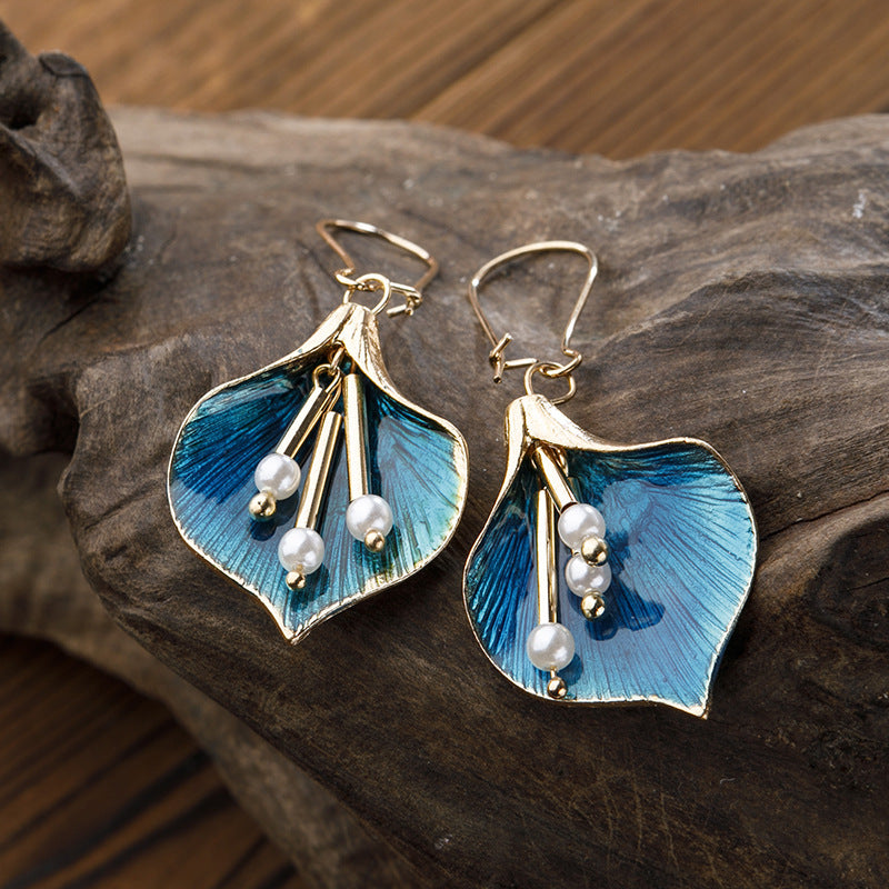 Beautiful Pearl Earring with Unique Style