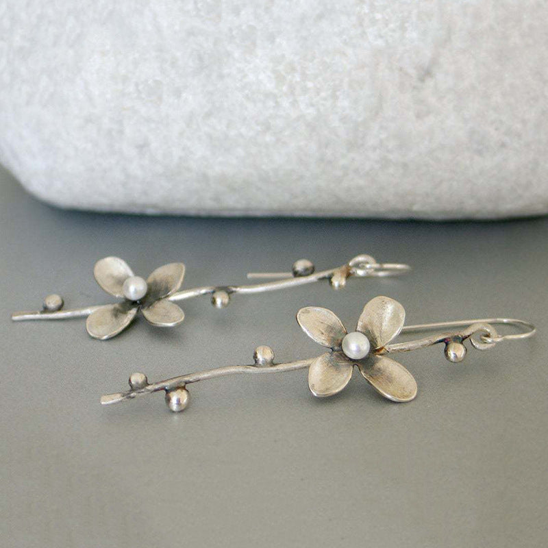 Beautiful Pearl Earring with Unique Style