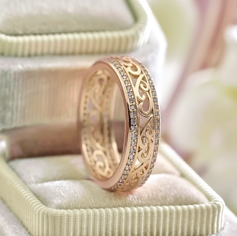 Romantic Gold Ring for Special Moments