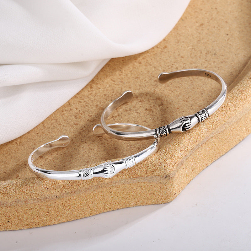 Classic Silver Bracelet with Timeless Appeal