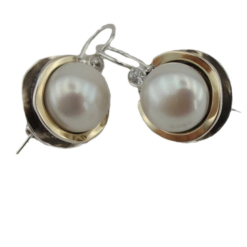 Charming Pearl Earring for Any Occasion