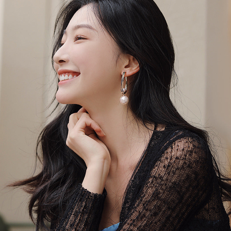 Romantic Pearl Earring for Special Moments