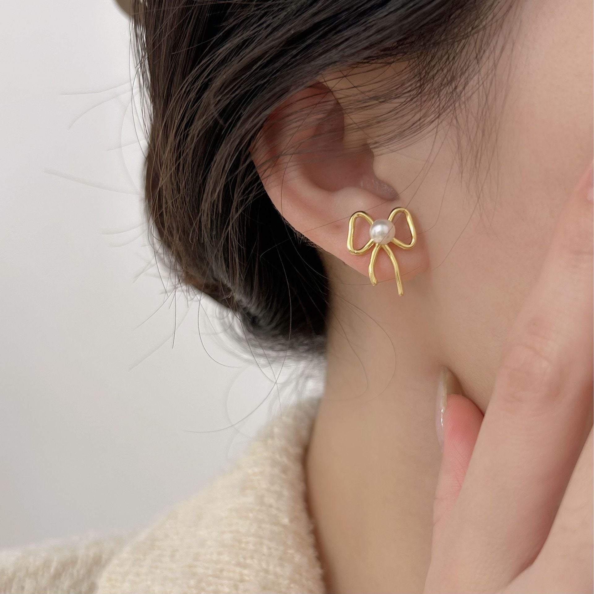 Romantic Pearl Earring for Special Moments