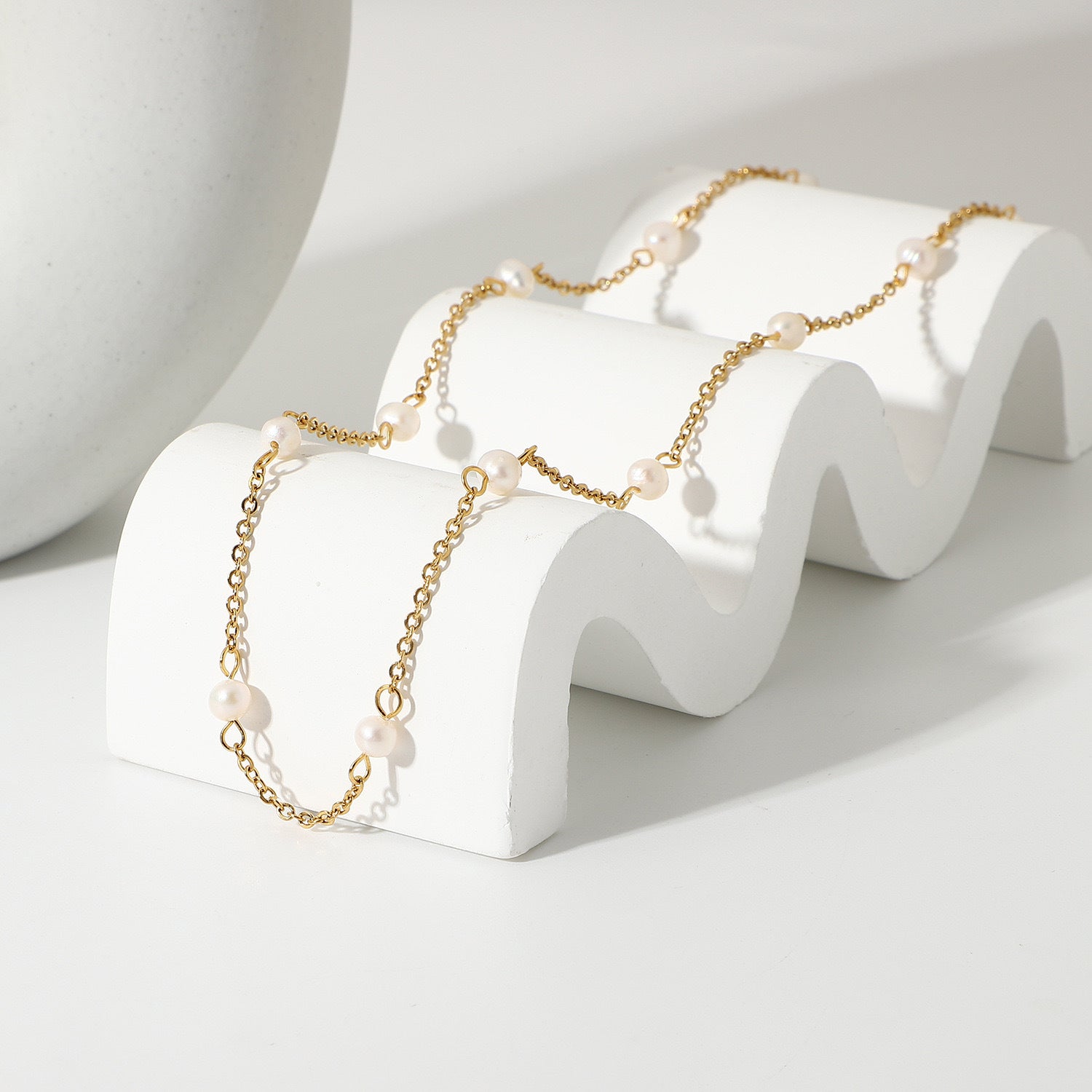 Elegant Pearl Chain for Every Occasion