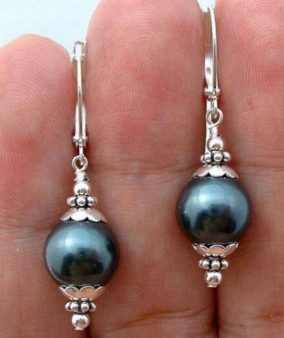 Classic Pearl Earring with Timeless Appeal