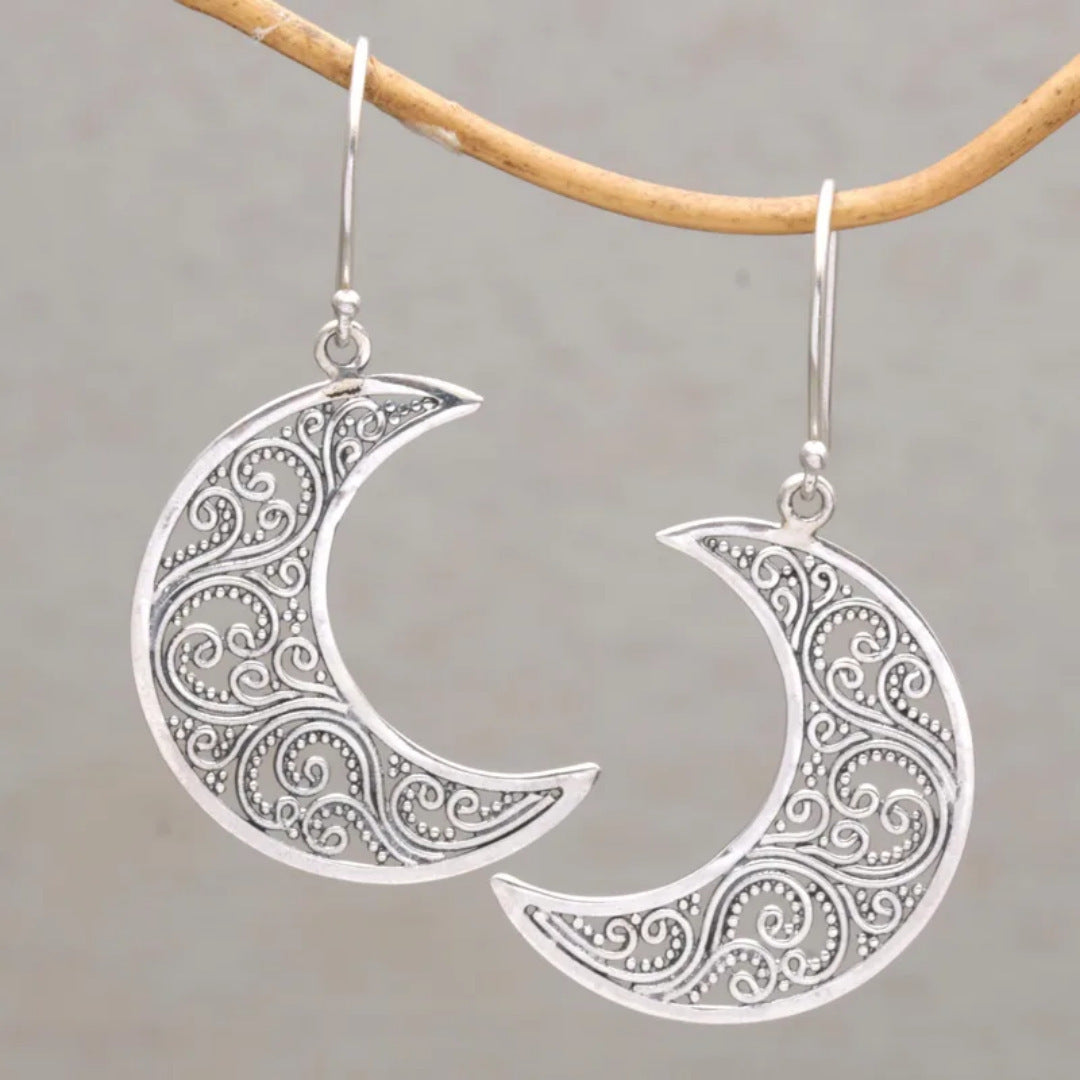 Charming Silver Earring for Any Occasion