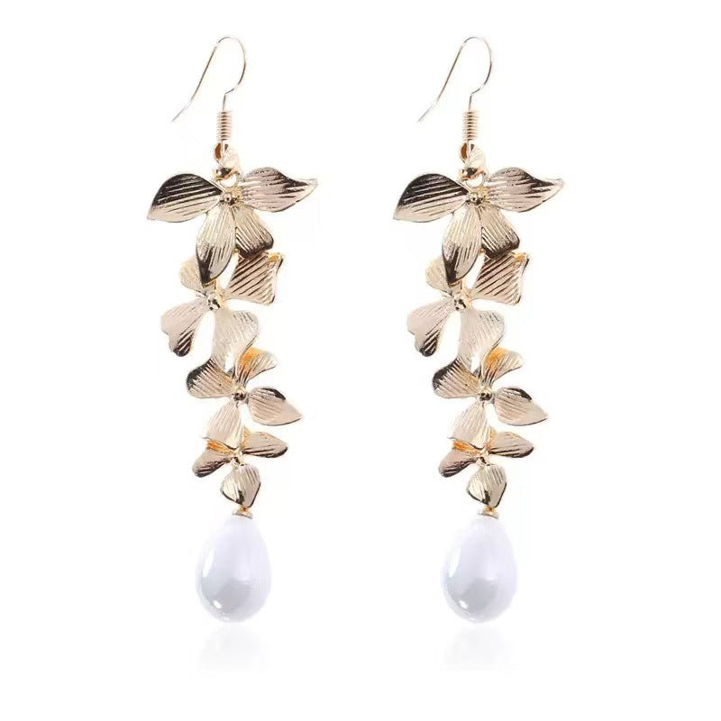 Classic Pearl Earring with Timeless Appeal