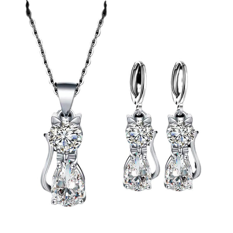 Romantic Silver Necklace for Special Moments