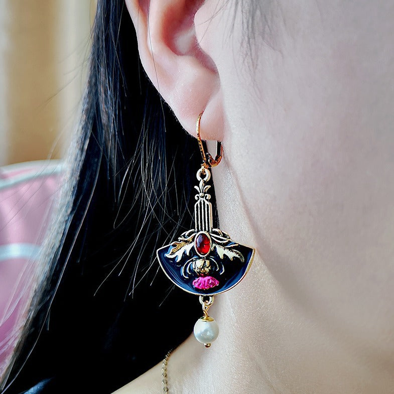 Classic Pearl Earring with Timeless Appeal