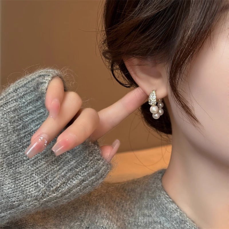 Classic Pearl Earring with Timeless Appeal