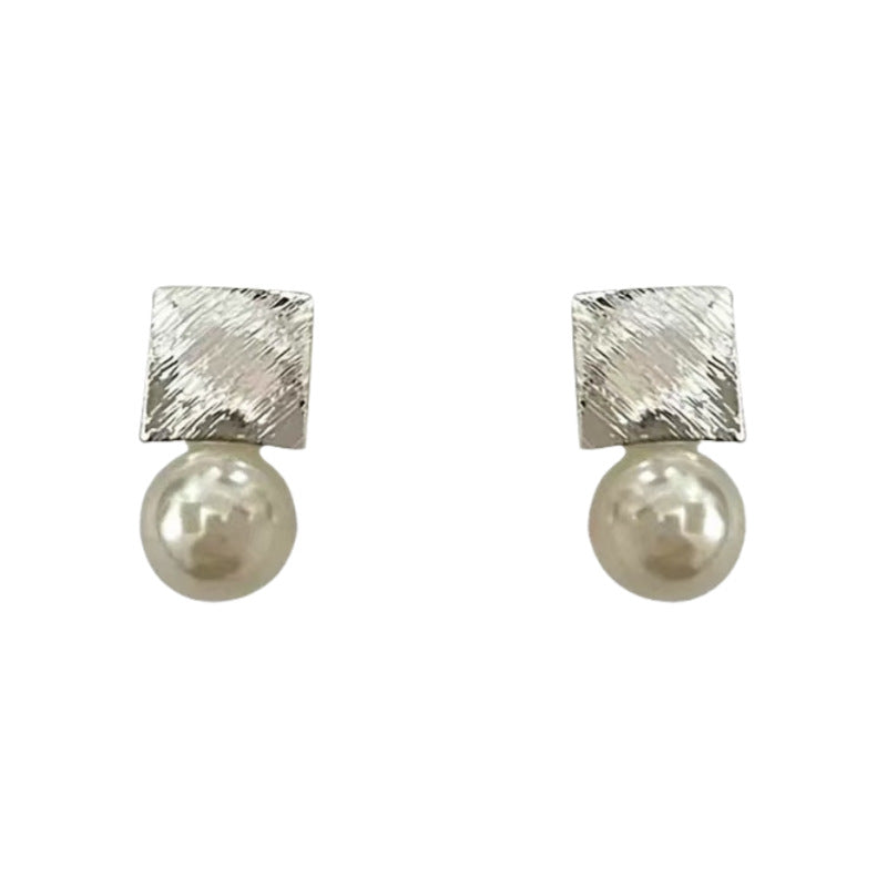 Beautiful Pearl Earring with Unique Style