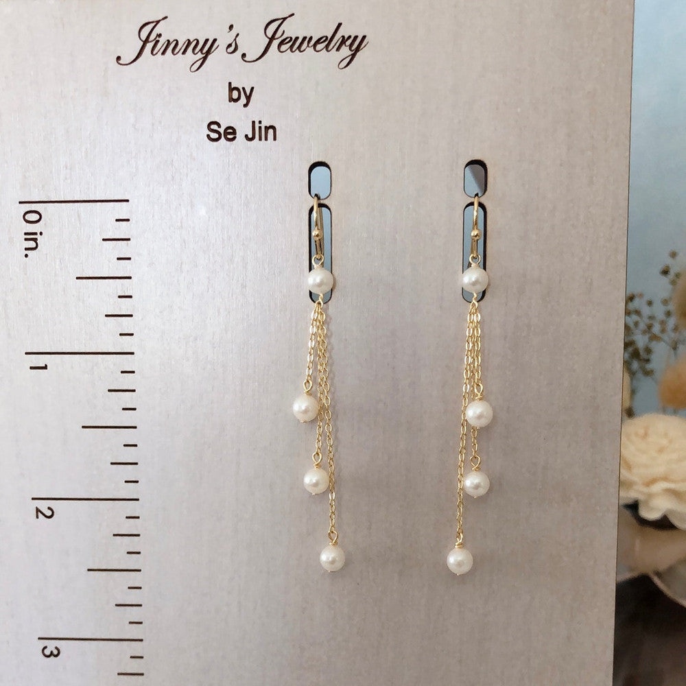 Stunning Pearl Earring for Daily Wear