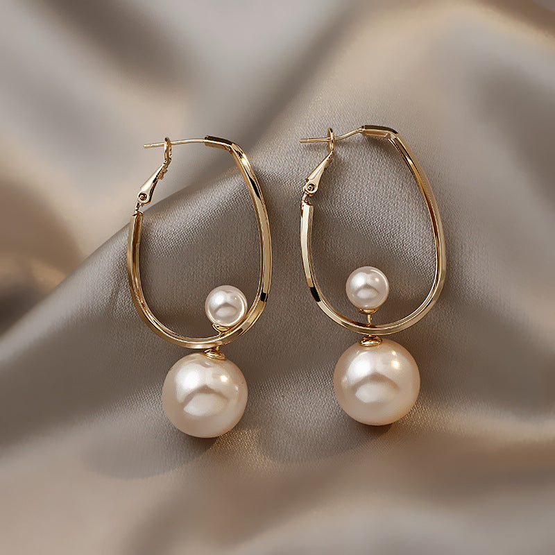 Romantic Pearl Earring for Special Moments