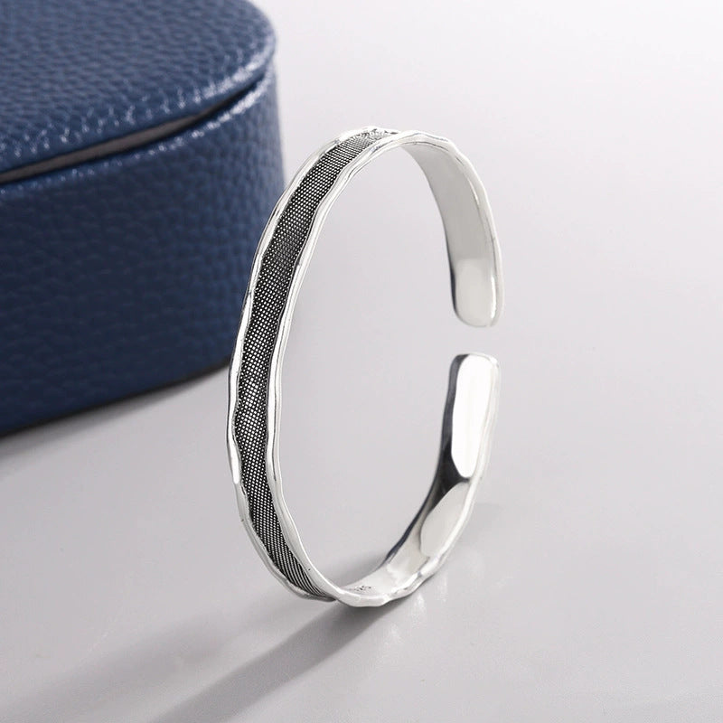 Charming Silver Bracelet for Any Occasion