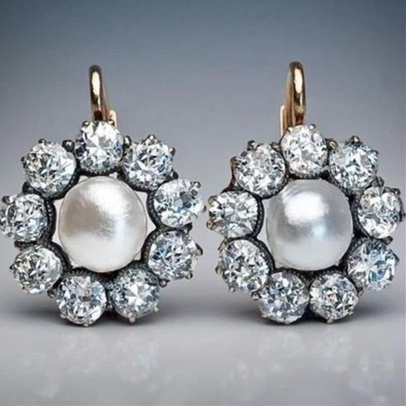 Beautiful Pearl Earring with Unique Style