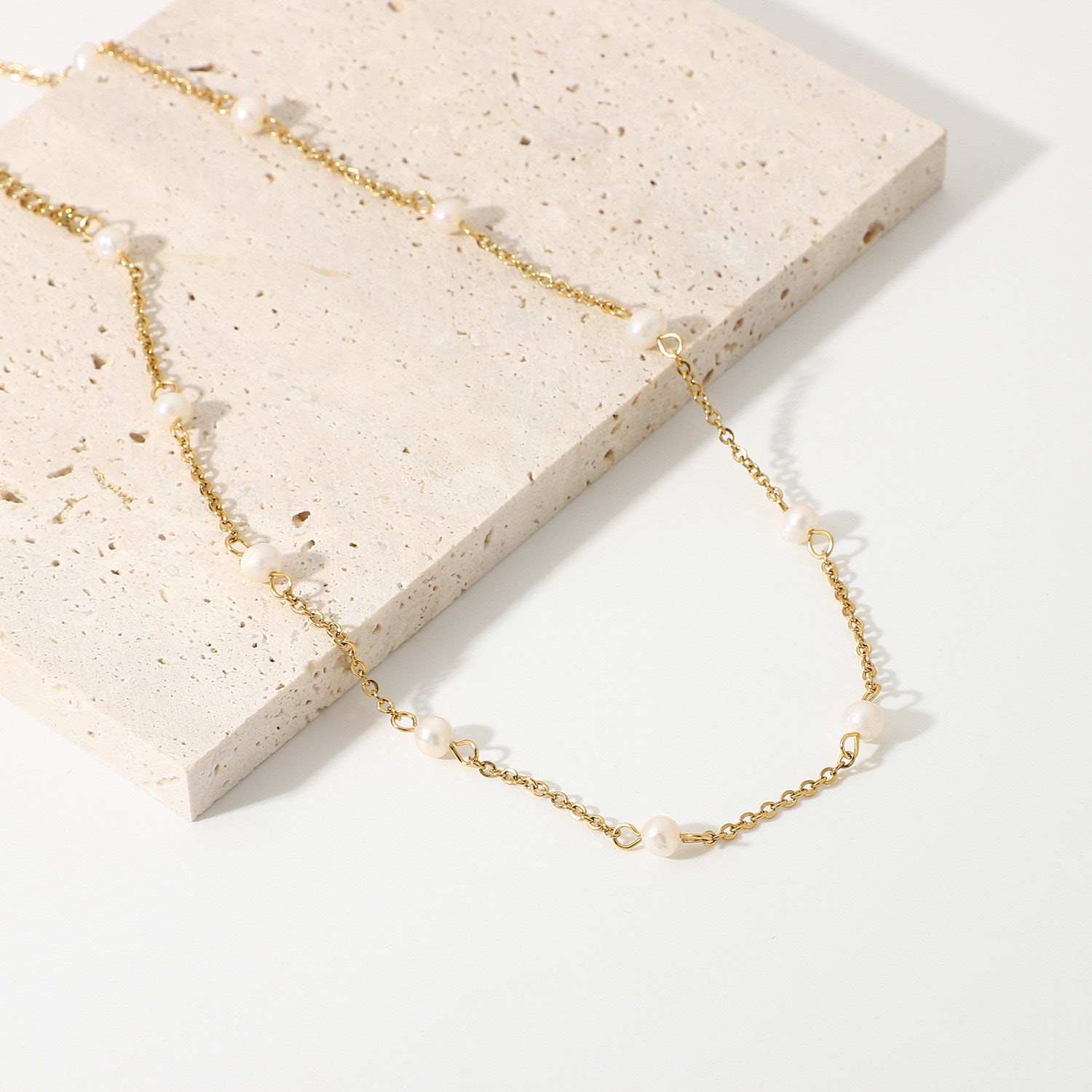 Elegant Pearl Chain for Every Occasion