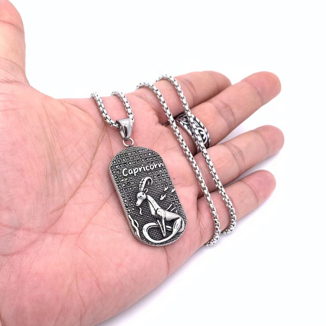 Stunning Necklace for Daily Wear