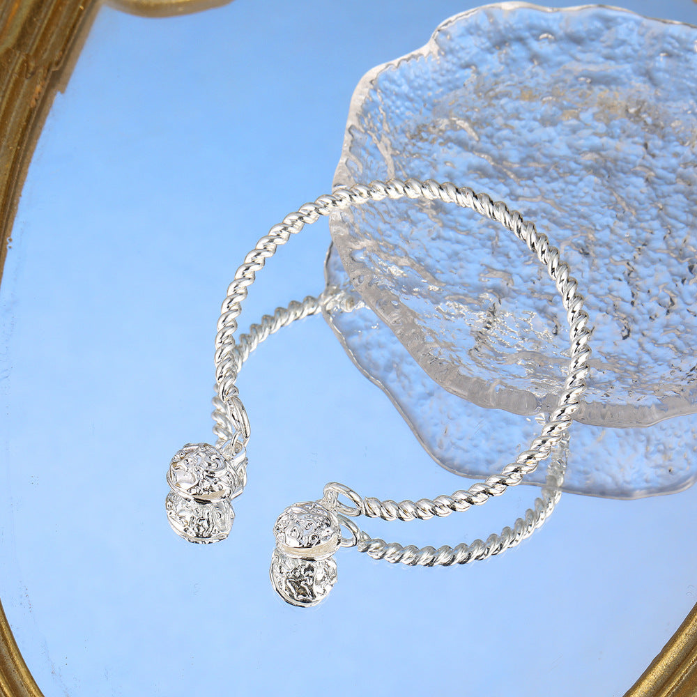 Beautiful Bracelet with Unique Style