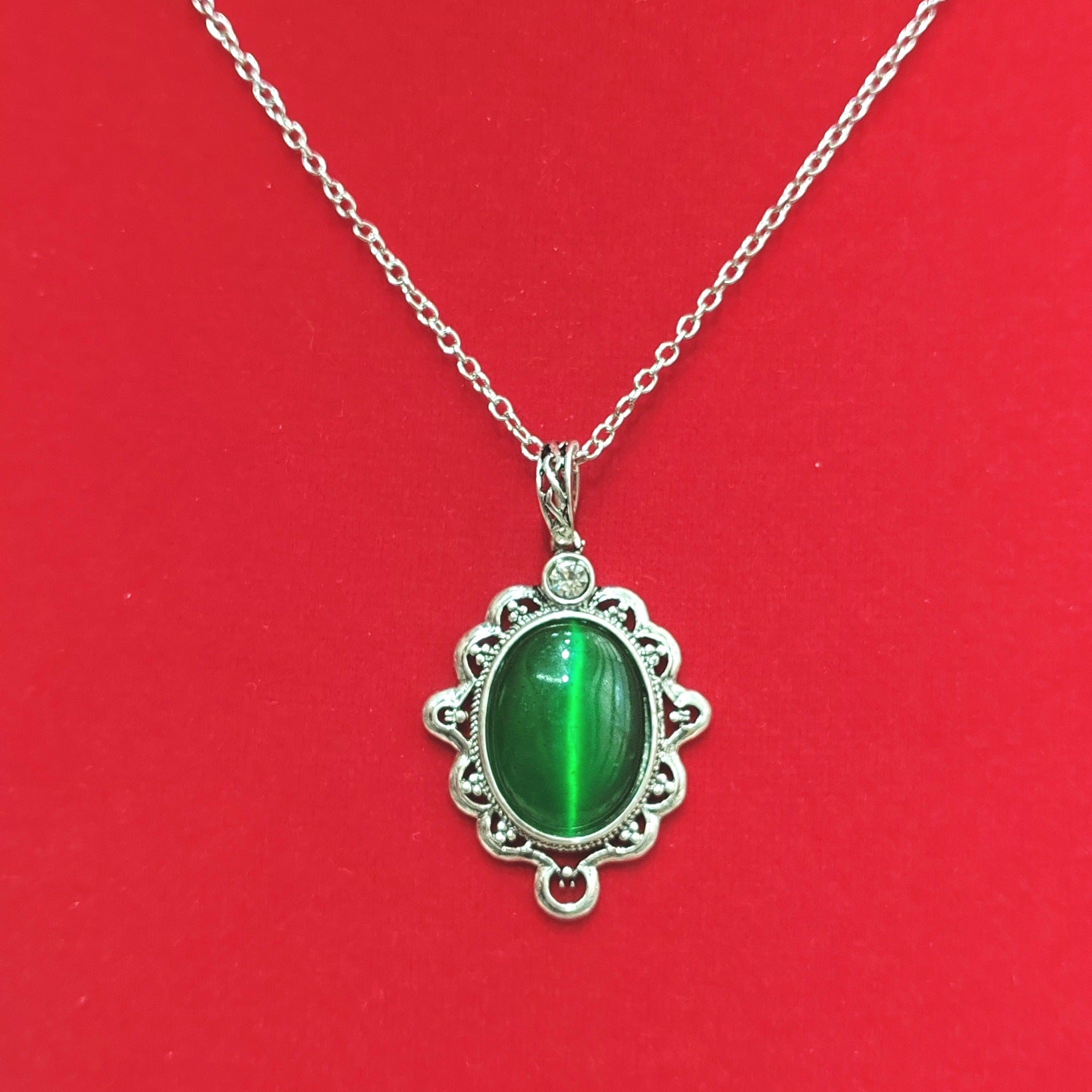 Classic Necklace with Timeless Appeal