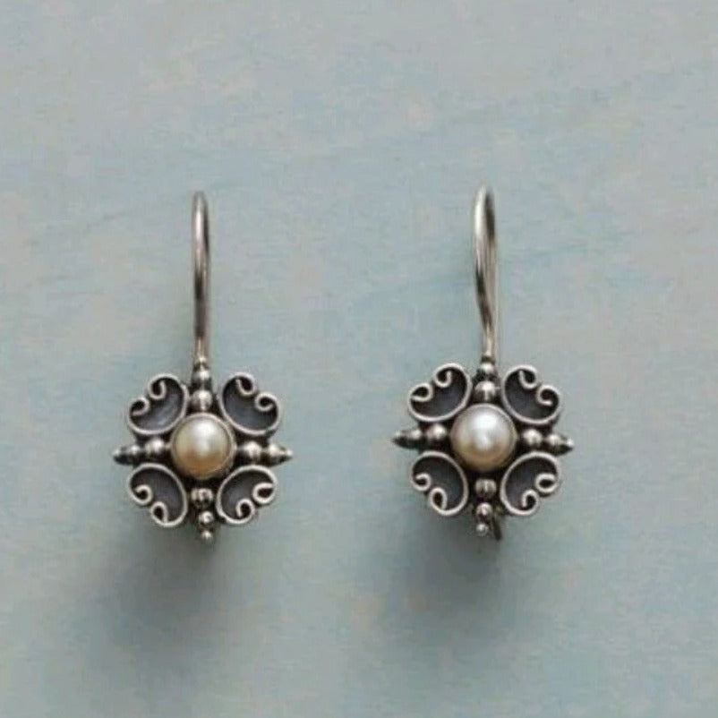 Elegant Silver Earring for Every Occasion