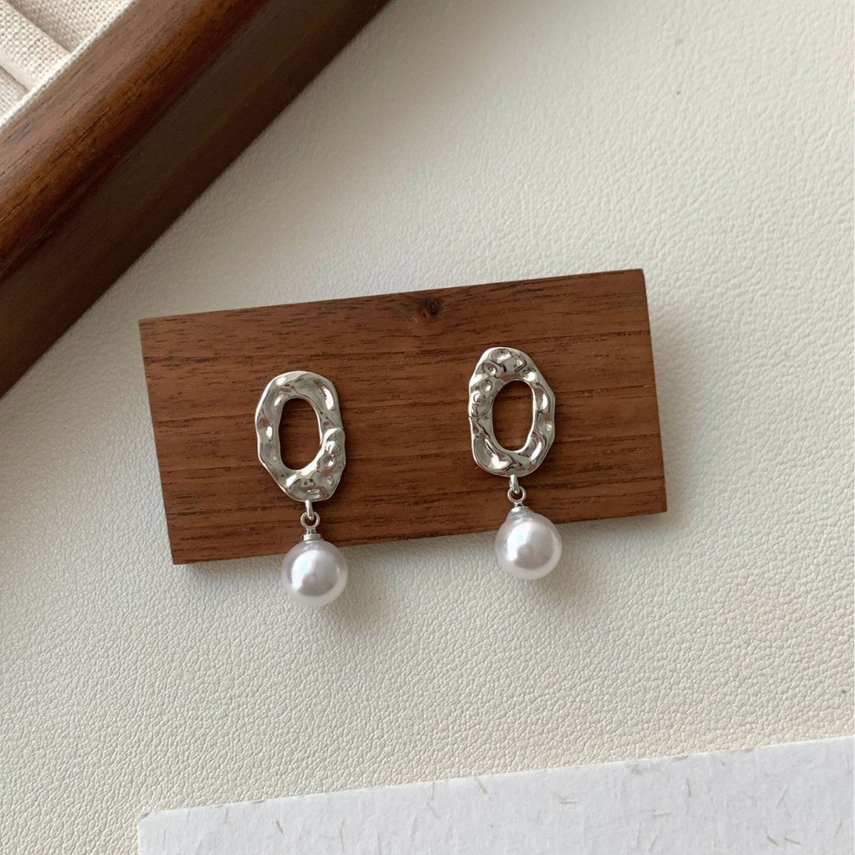 Charming Pearl Earring for Any Occasion