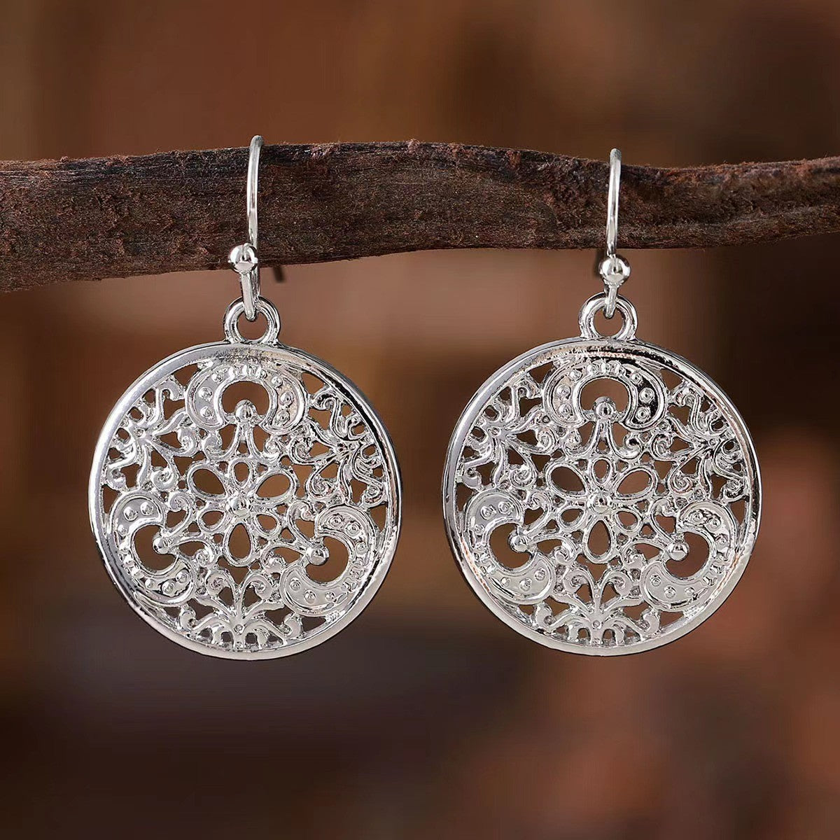 Charming Earring for Any Occasion