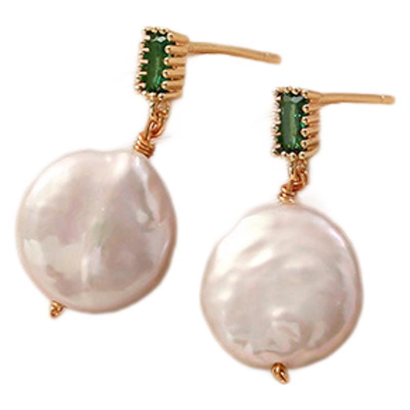 Romantic Pearl Earring for Special Moments