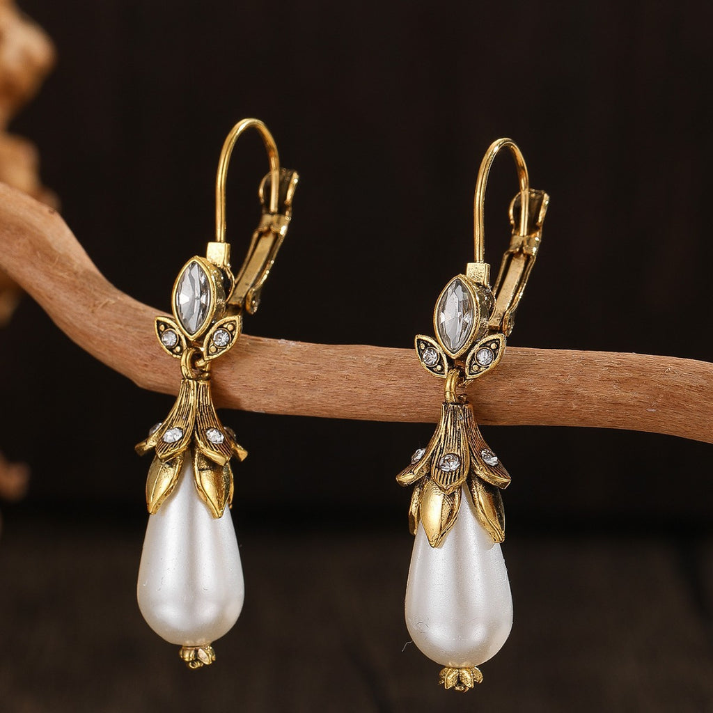 Stunning Pearl Earring for Daily Wear