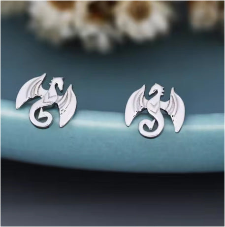 Classic Gold Earring with Timeless Appeal