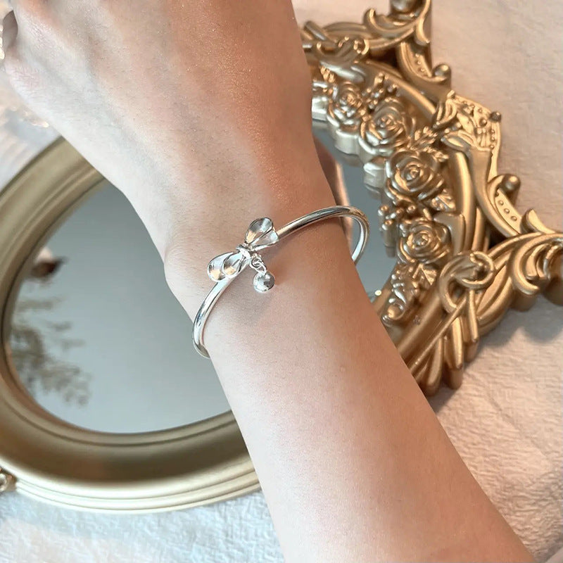 Beautiful Bracelet with Unique Style