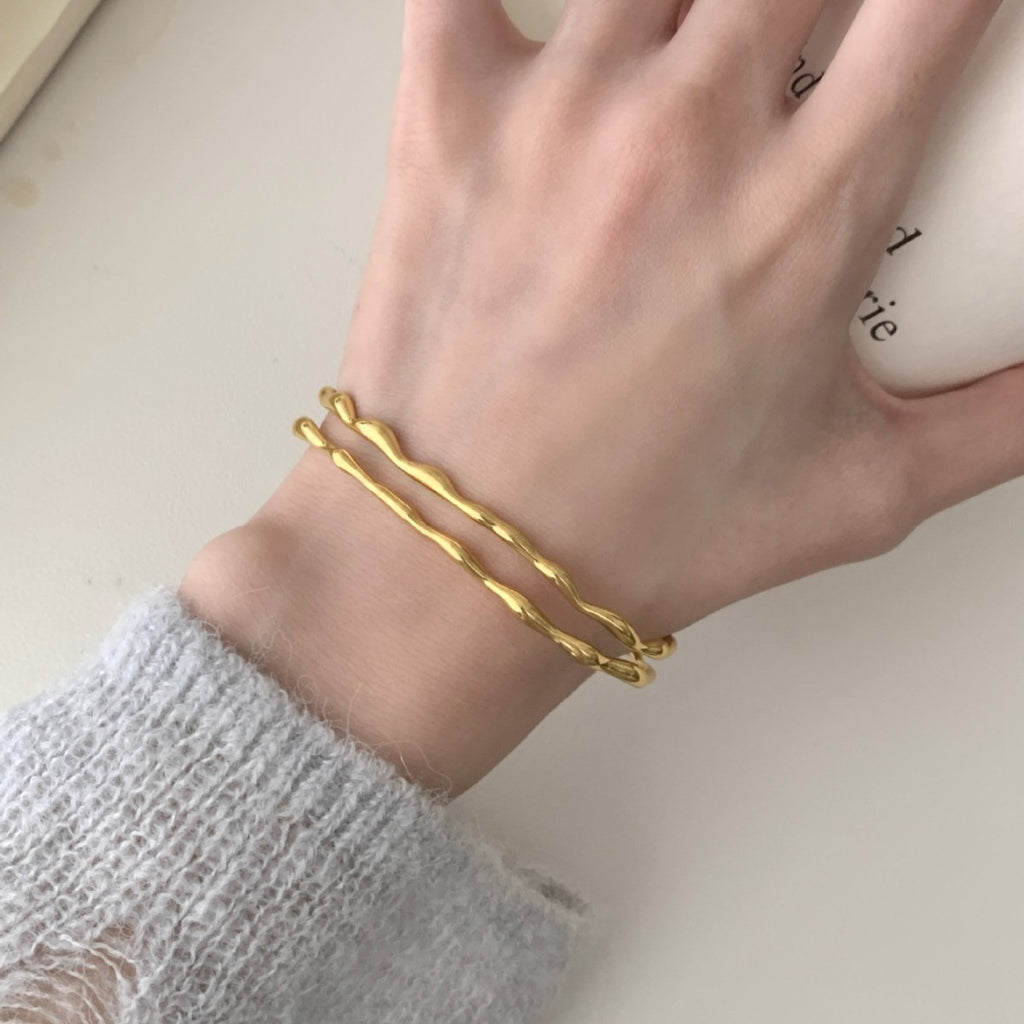 Beautiful Gold Bracelet with Unique Style