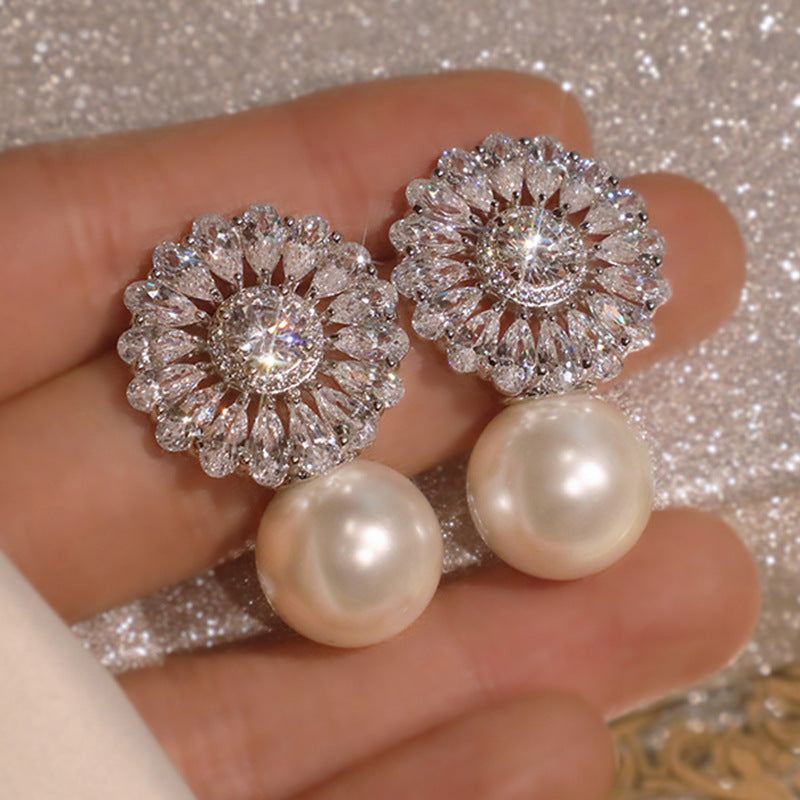 Charming Pearl Earring for Any Occasion