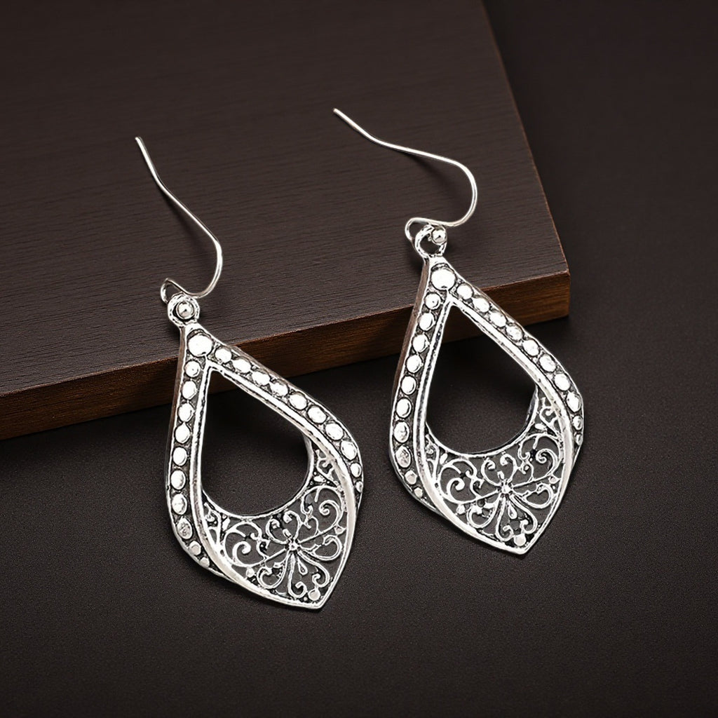 Charming Earring for Any Occasion
