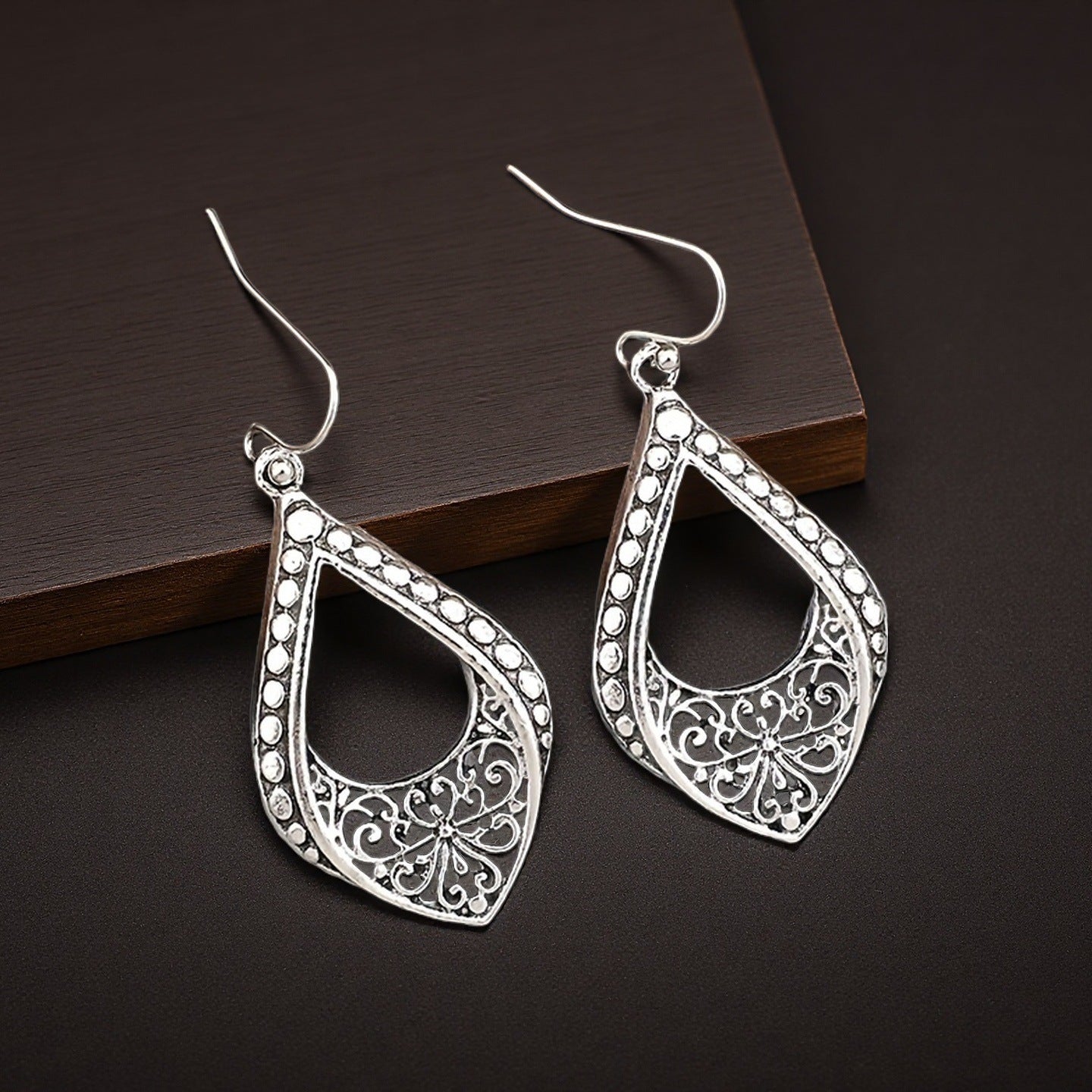 Charming Earring for Any Occasion