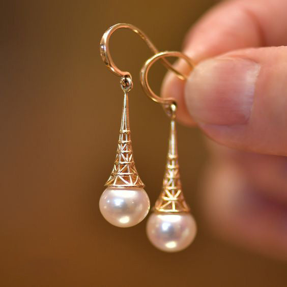 Romantic Pearl Earring for Special Moments
