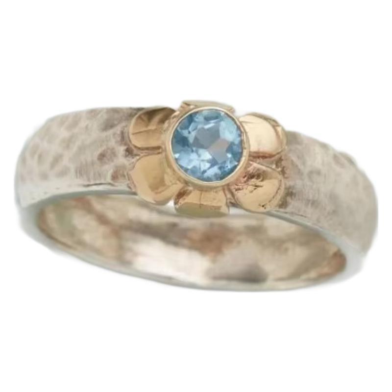 Classic Gold Ring with Timeless Appeal