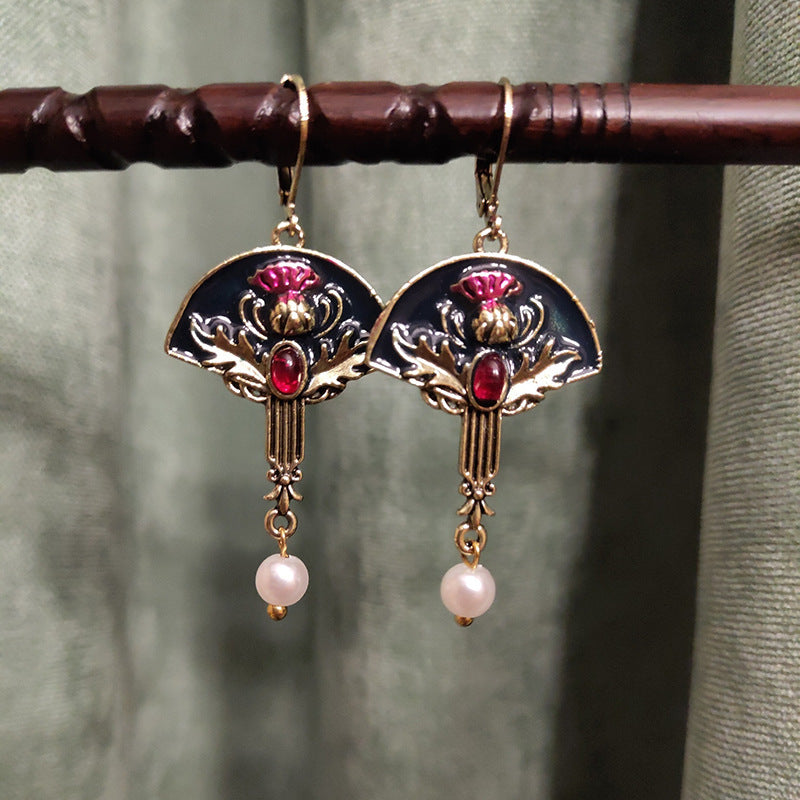 Classic Pearl Earring with Timeless Appeal