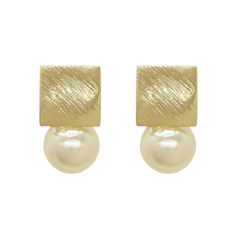 Beautiful Pearl Earring with Unique Style