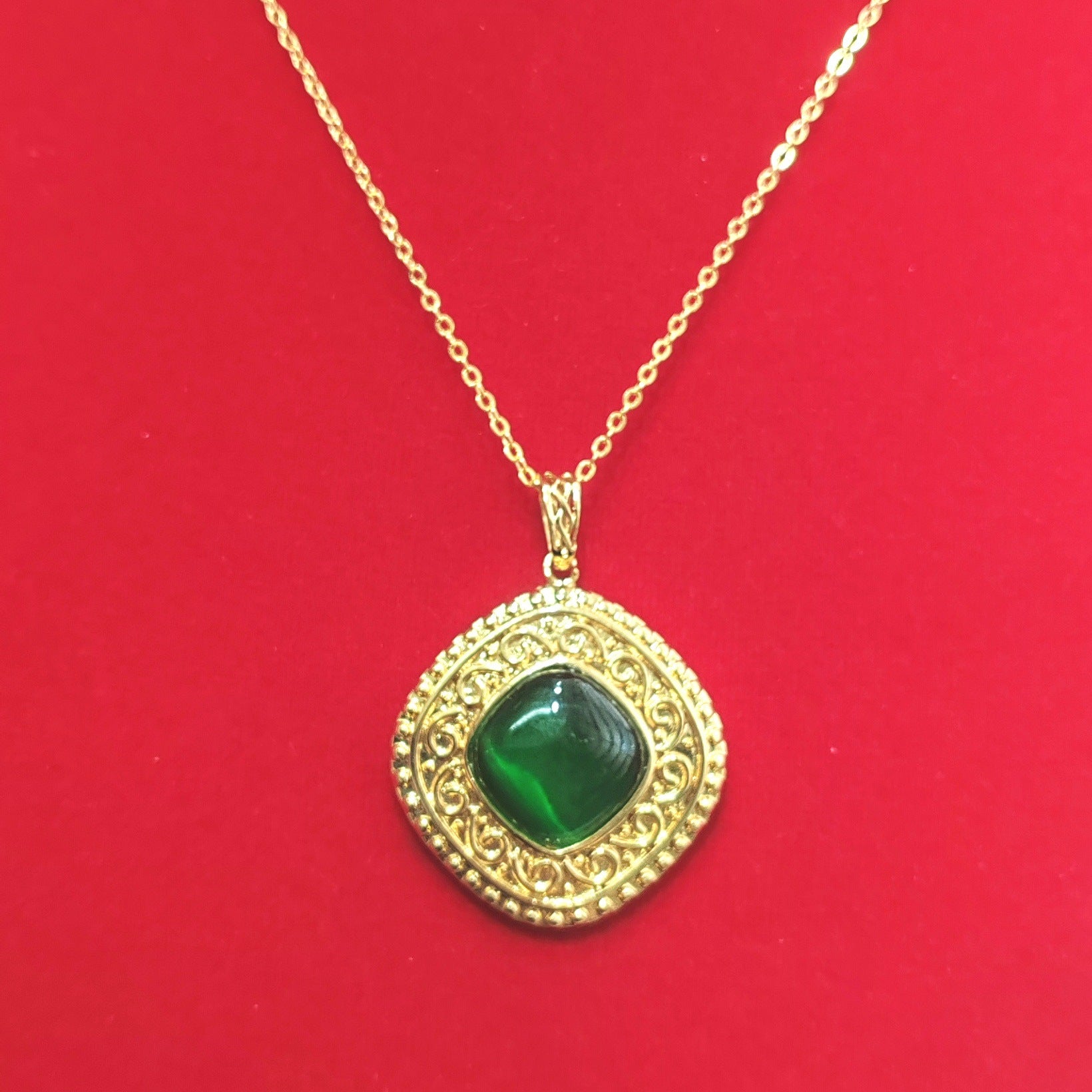 Classic Necklace with Timeless Appeal