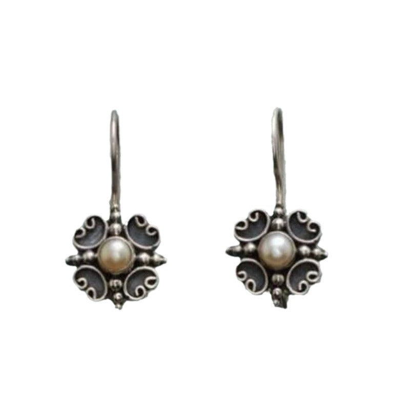 Elegant Silver Earring for Every Occasion