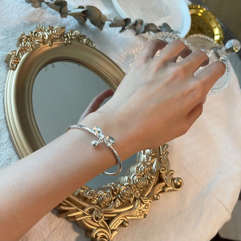 Beautiful Bracelet with Unique Style