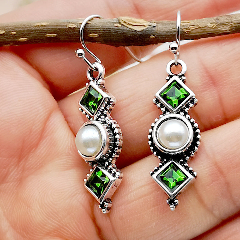 Classic Pearl Earring with Timeless Appeal