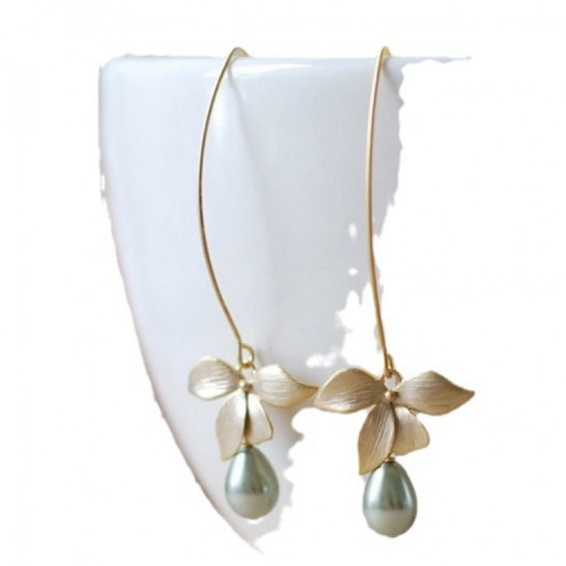 Stunning Pearl Earring for Daily Wear