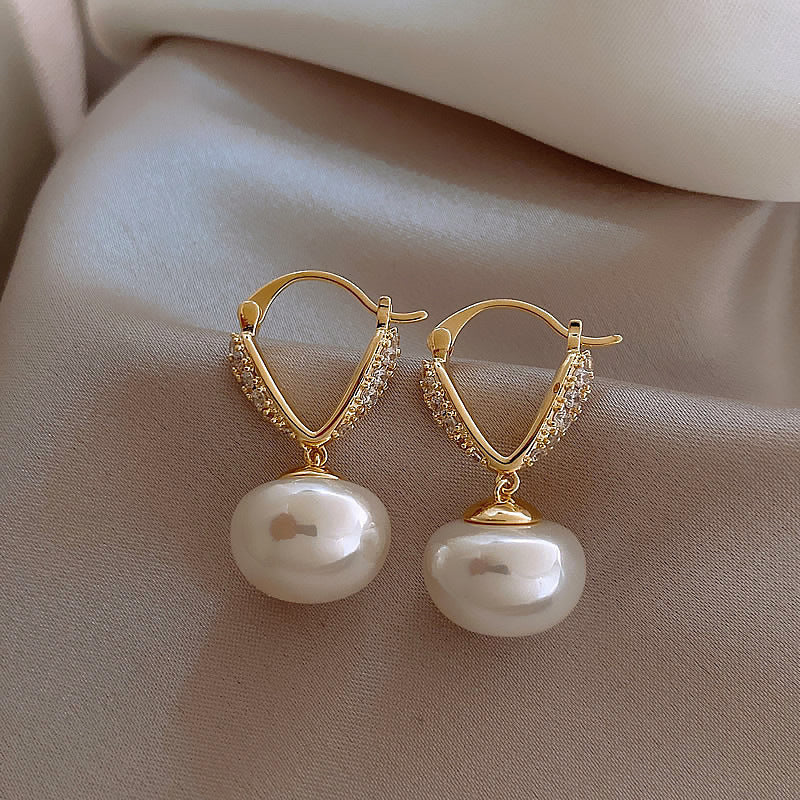 Delicate Artisan Pearl Earring