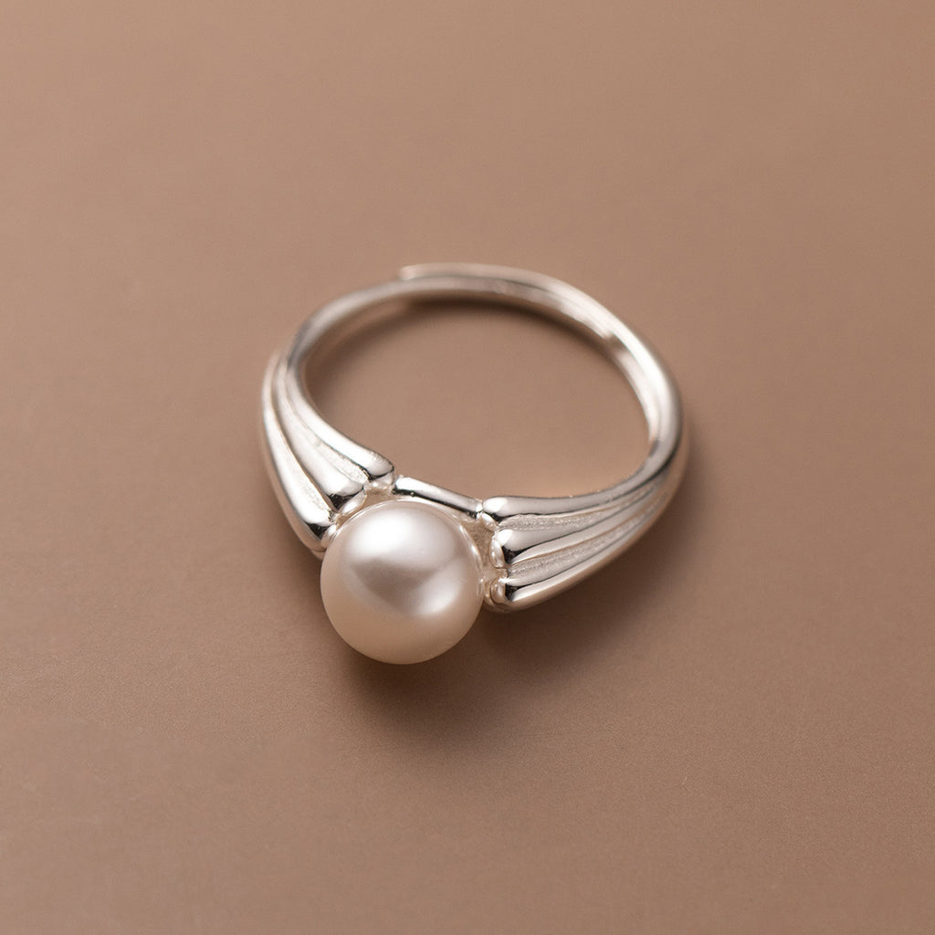 Charming Pearl Ring for Any Occasion