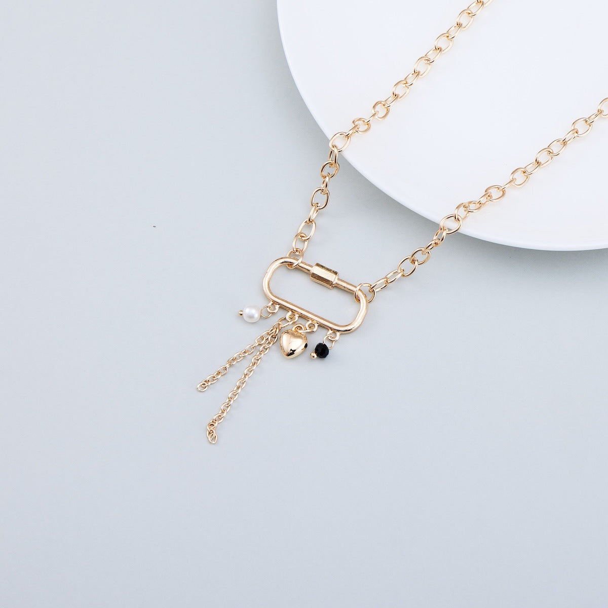 Romantic Pearl Necklace for Special Moments